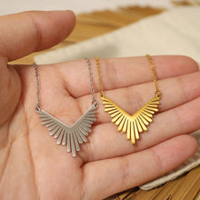 Carica l&#39;immagine nel visualizzatore di Gallery, Trendy Creative Angel Wings Pendant Necklaces for Women  Jewelry
