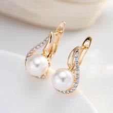 Lade das Bild in den Galerie-Viewer, Luxury English Unique Geometric Pearl Earrings for Women Earrings Jewelry
