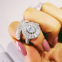 Carica l&#39;immagine nel visualizzatore di Gallery, luxury halo silver color bride wedding ring set for women jewelry
