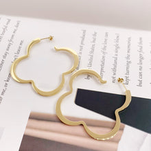 Load image into Gallery viewer, GIFTS Lucky Clover  Earrings
