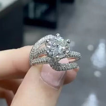 Cargar imagen en el visor de la galería, 3 in 1 Luxury Halo Wedding Ring Set for Women
