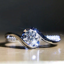 Load image into Gallery viewer, Carat Heart And Arrow Zircon Ring
