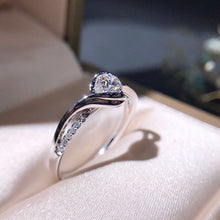 Load image into Gallery viewer, Carat Heart And Arrow Zircon Ring
