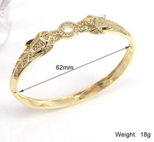 Load image into Gallery viewer, Zircon Leopard Shape Open Cuff Animal Bangles For Women Jewelry
